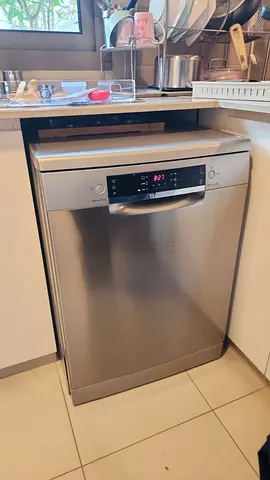 Bosch Silenceplus Series 4 Model Dishwasher selling in Mint Condition.