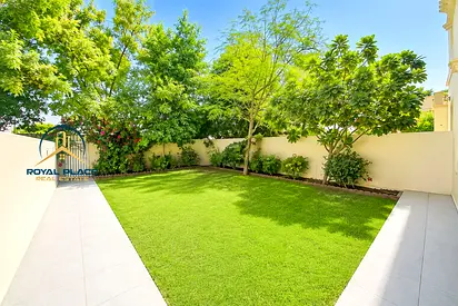 LAKE FACING | MULTIPLE OPTIONS | MIDDLE UNIT | WELL MAINTAINED | SAMPLE PHOTS
