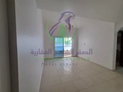 شقه غرفه وصاله المجاز ثلاث مع بلكونه مساحات واسعه اتنين حمام موقع مميز قريب علي الكورنيش