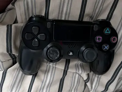 PS4 controllers