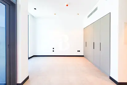 COOL UNIT | ROOMY | PRIME LOCATION | VIEW TODAY