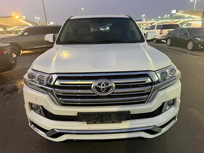 Toyota Land Cruiser VXR 2010 | GCC Specs | V8 Engine