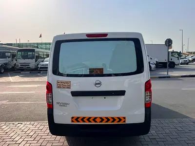 2015 Nissan URVAN — фото 5