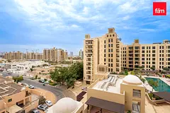 STEPS FROM BURJ AL ARAB | BRIGHT AND SPACIOUS