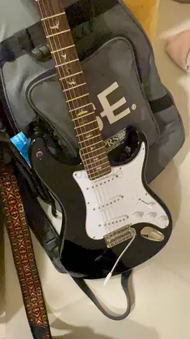 John Mayer silver Sky SE Strat-style Electric Guitar with Gig Bag - great Condition WITH PEDALS