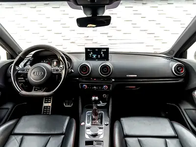 صورة 12 لـ 2016 AUDI RS3