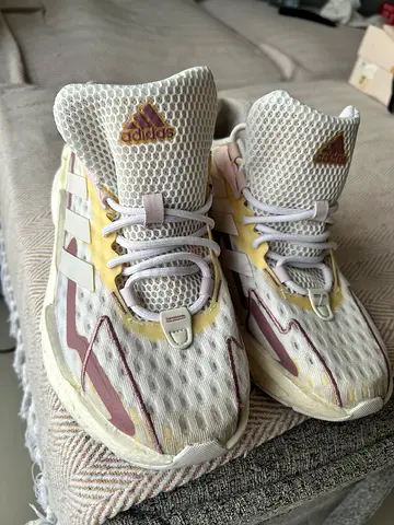 Adidas running shoes size 9US — lightly used