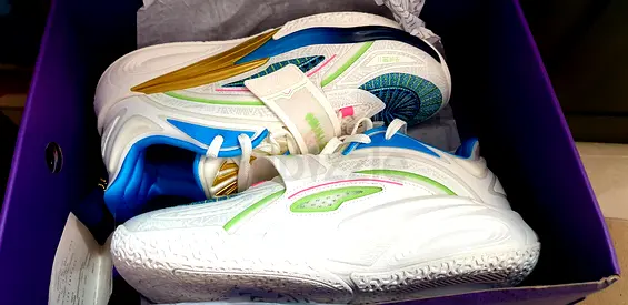Anta Kyrie Home Playoffs Edition 11US