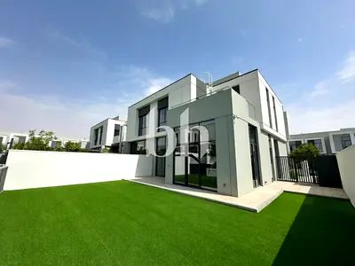 Internal Location | Next to Park | West 1
