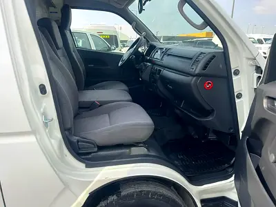 2022 Toyota HIACE 照片 9