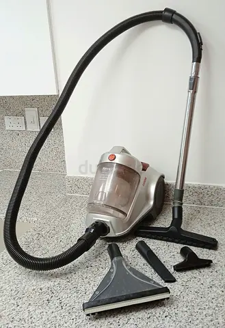 Hoover Bagless Canister Vacuum with Multiple Attachments - Working 2200 w