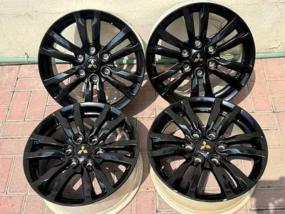 Original Mitsubishi Pajero **Signature black Edition