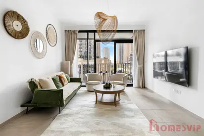 Luxurious 1BR | Modern Apartment | Balcony & Pool