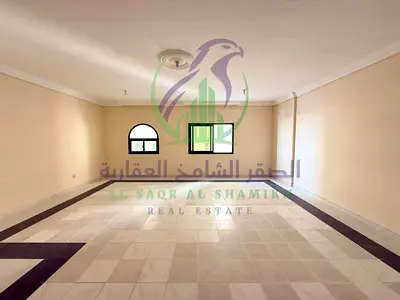 شقة ثلاث غرف وصالة للإيجار السنوي العائلي في المحطة بمساحة واسعة وغرفة ماستر وستور