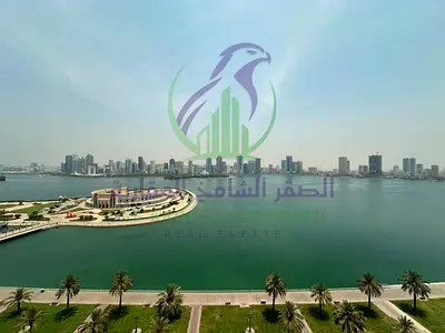 شقه ثلاث غرف وصاله شامل تصديق العقد للايجارالسنوي فى منطقه المجازثلاثه بأمارة الشارقه تكيف مجانى جيم مجاني مسبح مجاني تراس كبير 2 باركينج مجاني