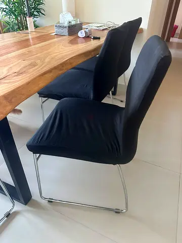 BLACK CHAIRS