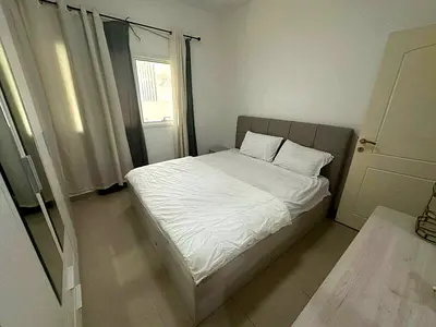 للايجار الشهري شقه غرفه وصاله مفروشه في الشارقه في التعاون