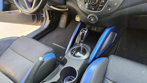 2017 Hyundai VELOSTER — миниатюра 6