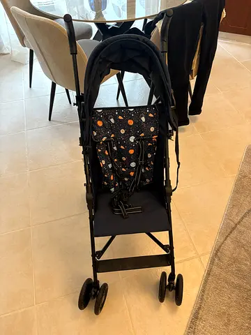 Lightweight Black Umbrella Stroller — Compact and Foldable