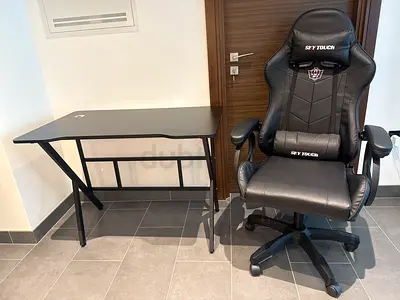 Gaming chair ( FREE GAMING DESK with the purchase)