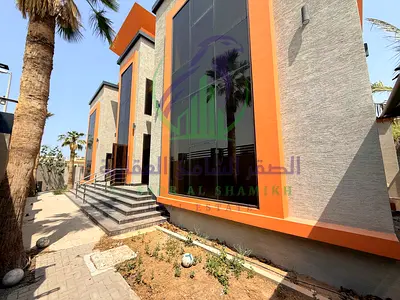 فيلا فاخرة أول ساكن طابقين بالجازات تصلح سكني وتجاري تشطيبات سوبر ديلوكس مع ملحق خلفي للموظفين وحدائق