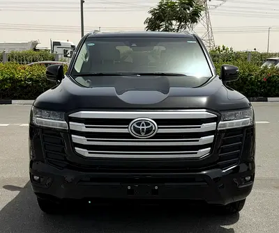 Toyota Land Cruiser GXR 2022 GCC Specs - Low Mileage, Pristine Condition