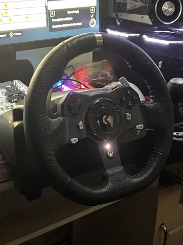 G29 Gaming steering wheel force feed back urgent sale