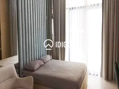 Sky-High Comfort | Modern Studio