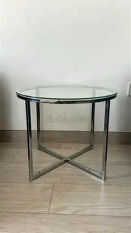 Modern Round Glass Side Table with Chrome Base – Excellent Condition