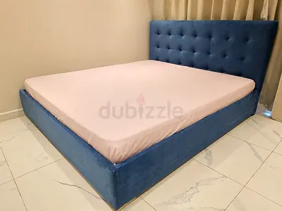 KING SIZE BED WITH CABINET