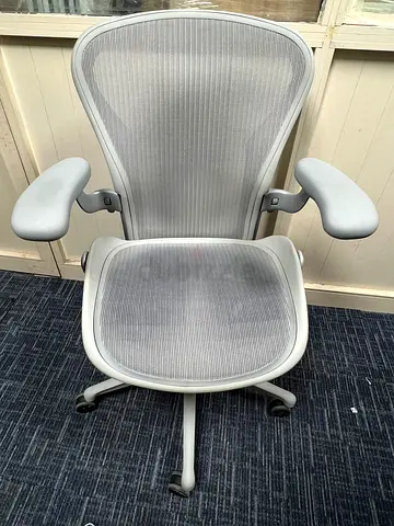 Herman Miller Aeron remastered size B
