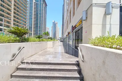 PRIME LOCATION | HIGH VISIBILITY | MIDDLE UNIT