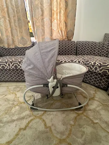 Juniors 3-in-1 Baby Rocker, Bassinet & Sleeper – Excellent Condition (AED 110)