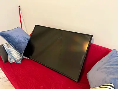LG 32 inch LED TV (used) - good working condition