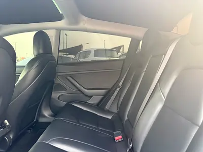 صورة 7 لـ 2021 Tesla MODEL 3