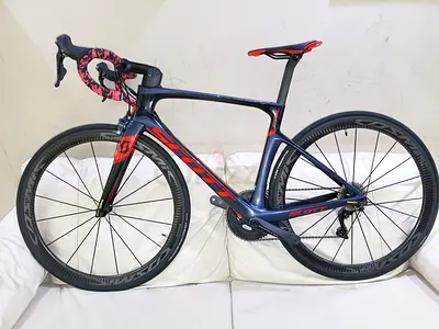 Full carbon  Scott Foil 10 Aero RoadBike Shimano Ultegra GroupSet Mavic CosmicCarbonWheelSet NewCond
