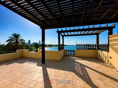 Duplex with view of Waldorf Astoria, sea and Wynn