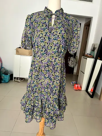 Trenton Floral midi dress with ruffle hem, size medium