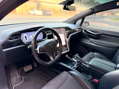 2017 Tesla MODEL X — фото 6