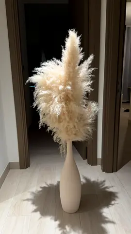 Tall neutral vase with dried pampas grass - decorative floor arrangement