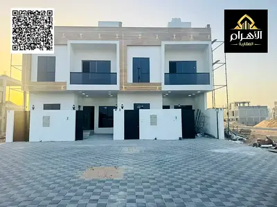 Ready to move in, on the main street, two-story townhouse villa with a roof, including registration, ownership, electricity, and water fees.