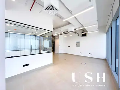 Beautifully Fitted / Vastu / Corner Office / Vacant