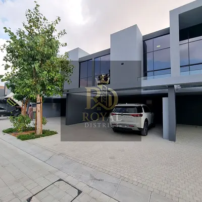 SUPER LUXURY 4BR TOWNHOUSE | VERY PRIME LOCATION | EXCEPTIONAL VALUE & MODERN LIVINGGreen Heart of