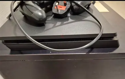 PlayStation ps4 with original cartoon and 2 original arms