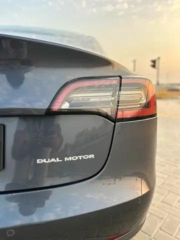 صورة 7 لـ 2020 Tesla MODEL 3