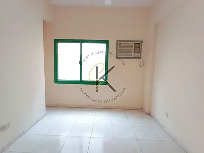 Prime location 1 Bhk road available in muwaliah full of family building for contact Babar