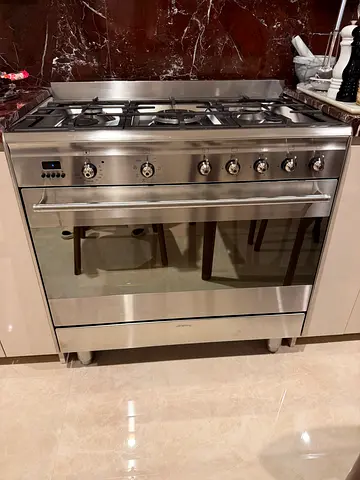 Stainless Steel 5-Burner Gas Range with Large Oven - Good Condition (90x60)