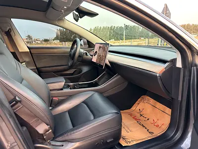صورة 9 لـ 2020 Tesla MODEL 3