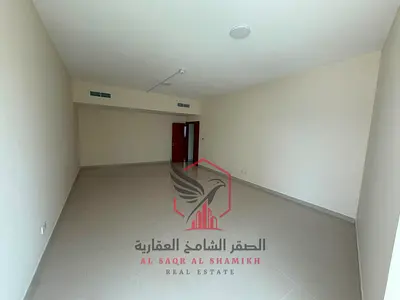 شقة غرفتين وصالة للإيجار مع تكيف مجاني وباركن مجاني وجيم ومسبح مجاني الخان – الشارقة