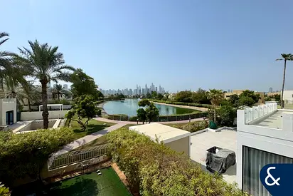 Lake view | Well maintained | 5 Bed | Type 16